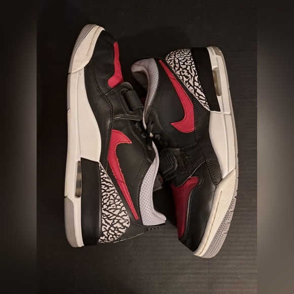 Nike Air Jordan Legacy 312 Low Bred Size 11 main image 16
